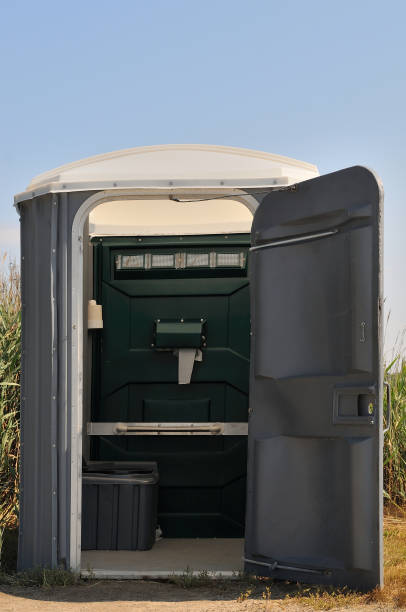 Best Portable restroom trailer rental  in Tri City, OR